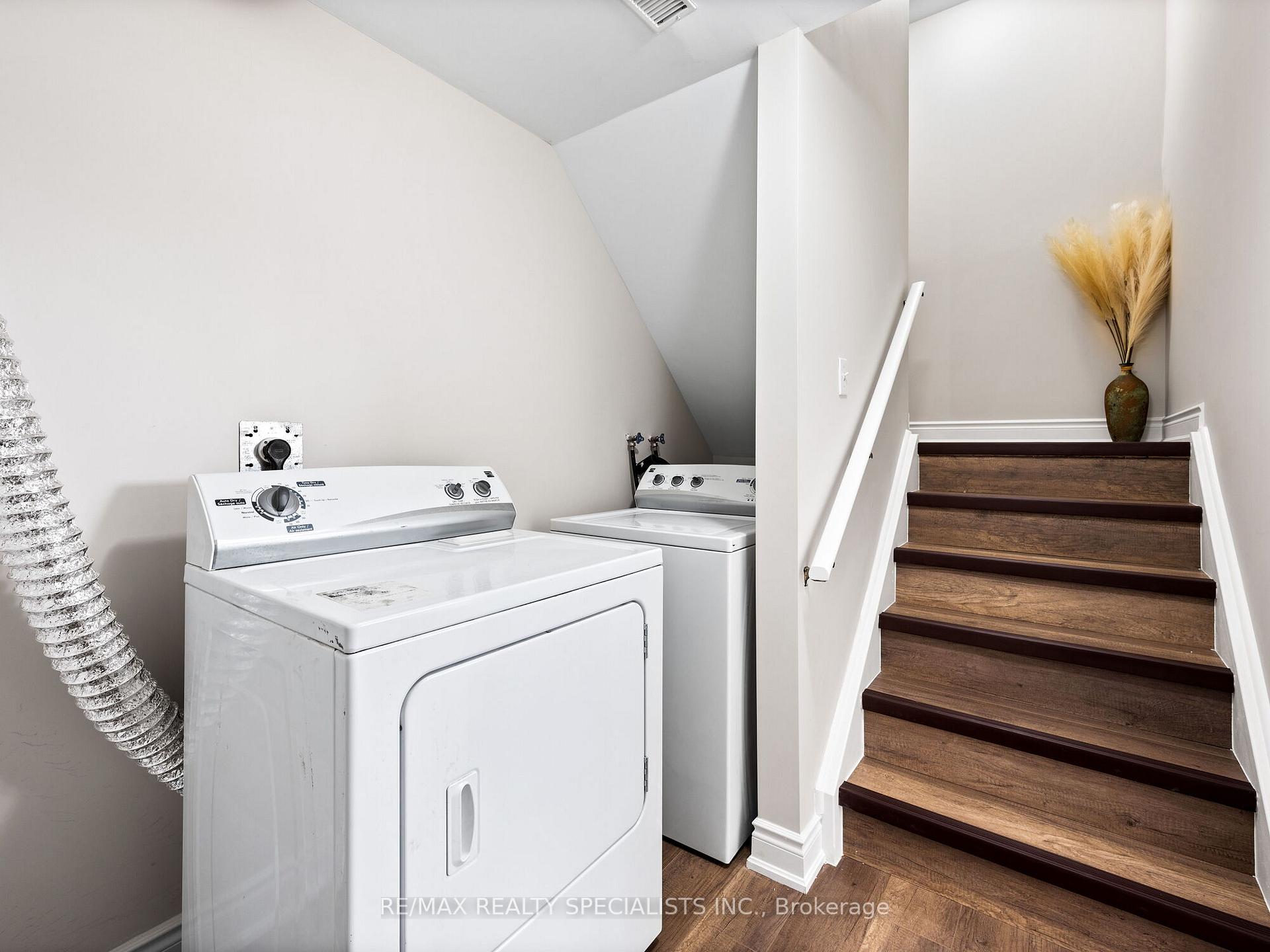 Photo 33 of Unit 1, 142 York Road, Guelph, St. Patrick's Ward — HOMEH