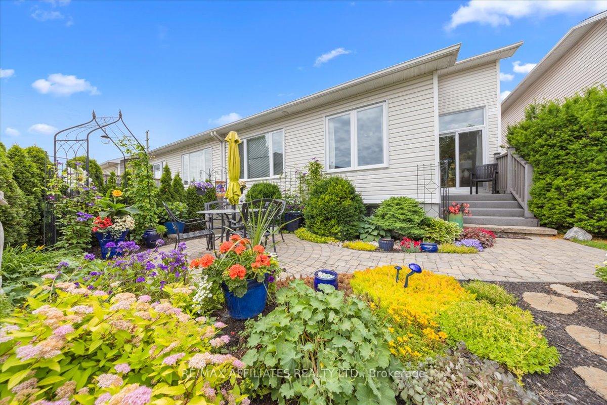 Photo 4 of 1244 Foxborough Private, Ottawa, Beaconwood — HOMEH