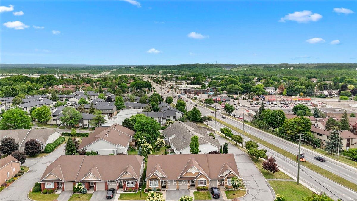 Photo 6 of 1244 Foxborough Private, Ottawa, Beaconwood — HOMEH
