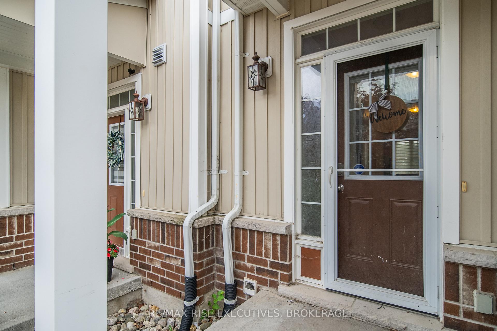 Photo 4 of 903 Ascot Lane, Kingston, Rideau — HOMEH