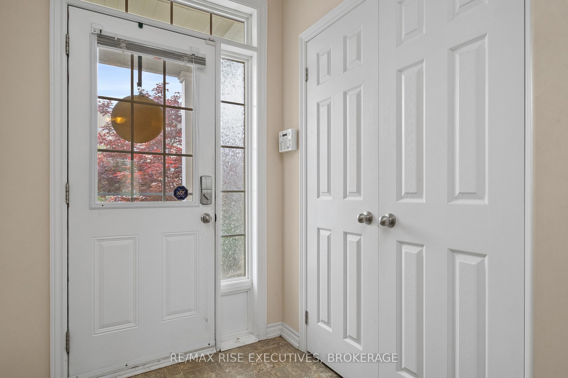 Photo 5 of 903 Ascot Lane, Kingston, Rideau — HOMEH
