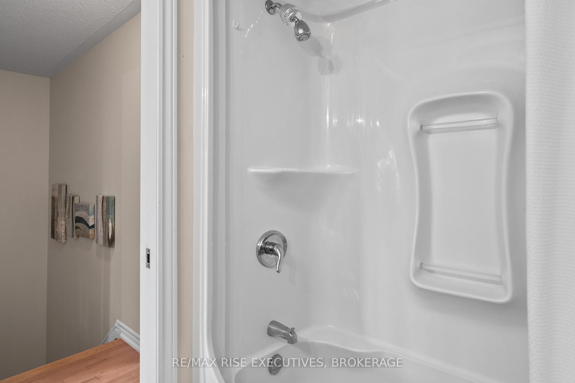 Photo 25 of 903 Ascot Lane, Kingston, Rideau — HOMEH