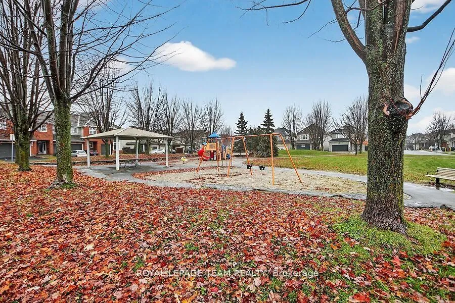 Photo 12 of 104 Versilia Drive, Ottawa, Barrhaven East — HOMEH