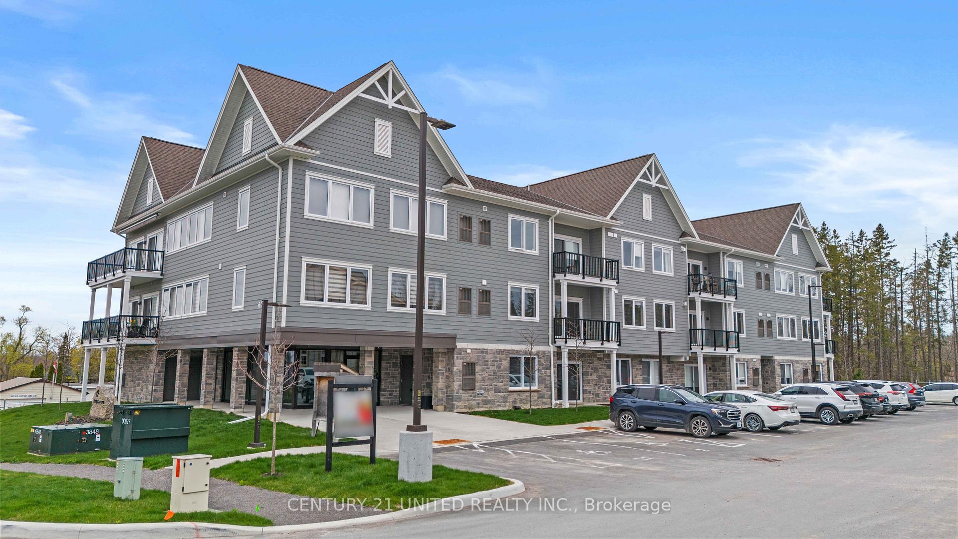 Front of Unit 202, 19 Hampton Lane