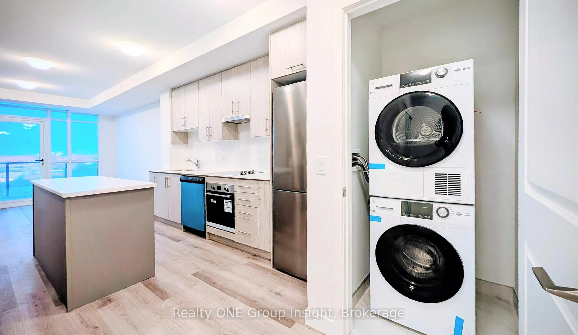 Photo 5 of Unit 526, 461 Green Road, Hamilton, Lakeshore — HOMEH