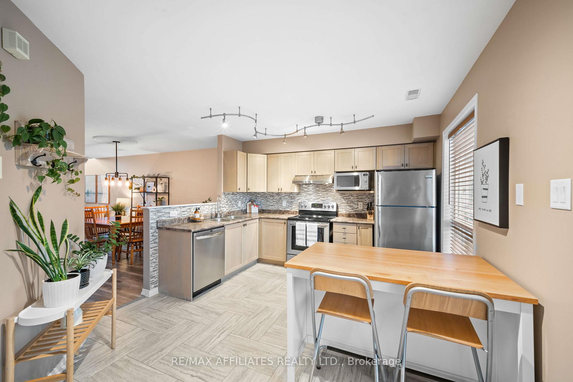 Photo 11 of Unit 10, 336 Wiffen, Ottawa, Westcliffe Estates — HOMEH