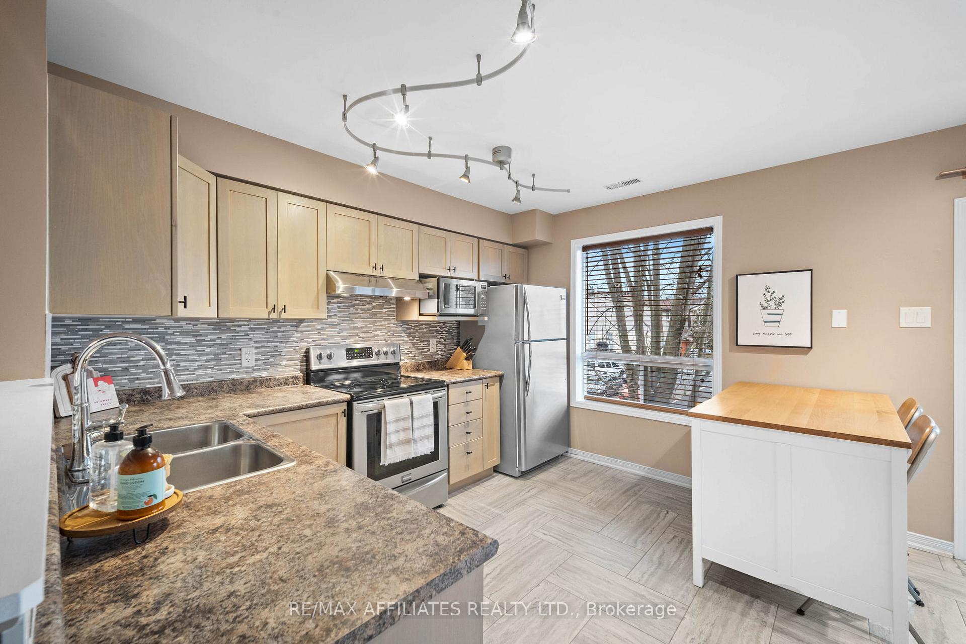 Photo 12 of Unit 10, 336 Wiffen, Ottawa, Westcliffe Estates — HOMEH