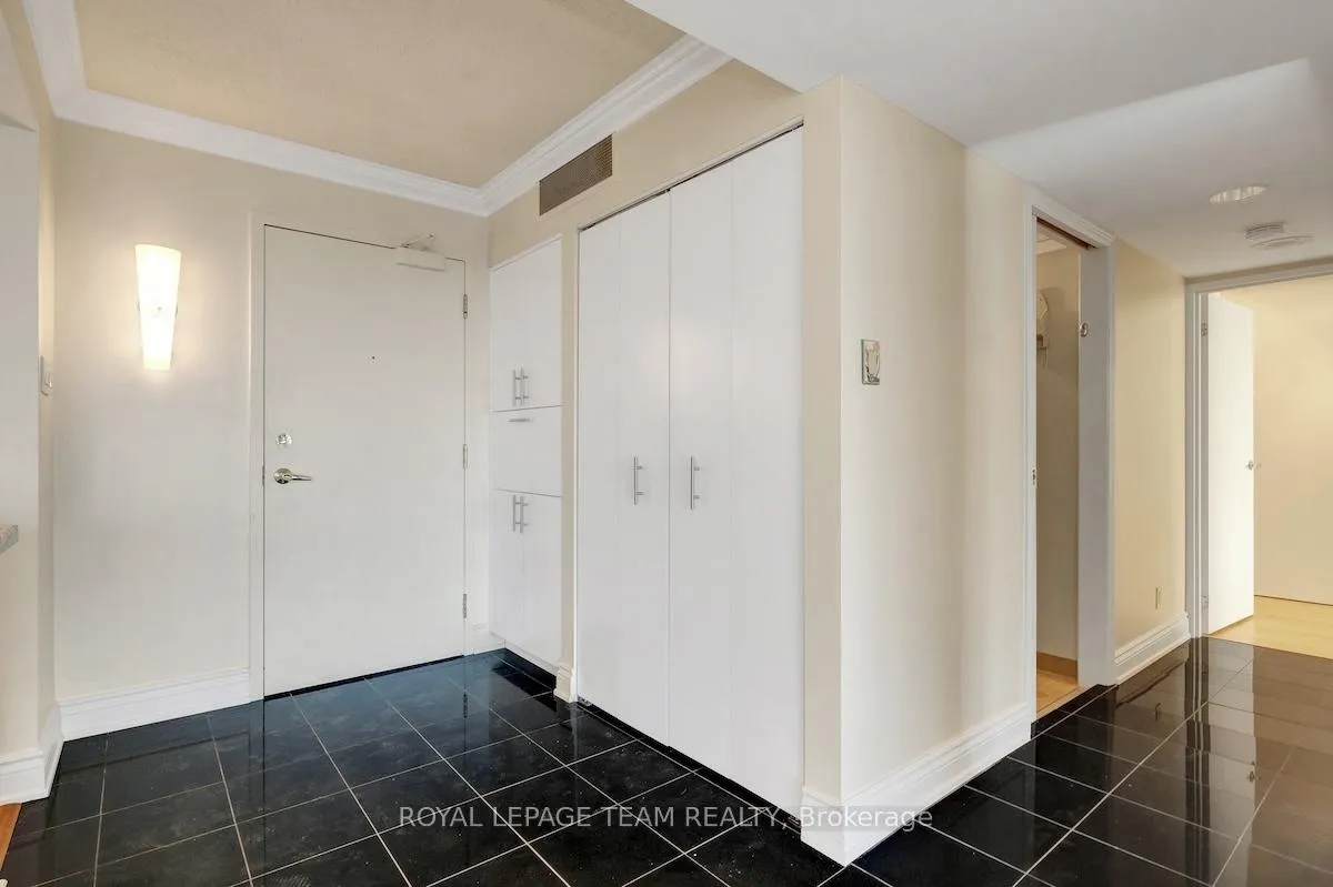 Photo 5 of Unit 1702, 160 George Street, Ottawa, Lower Town/Byward Market — HOMEH