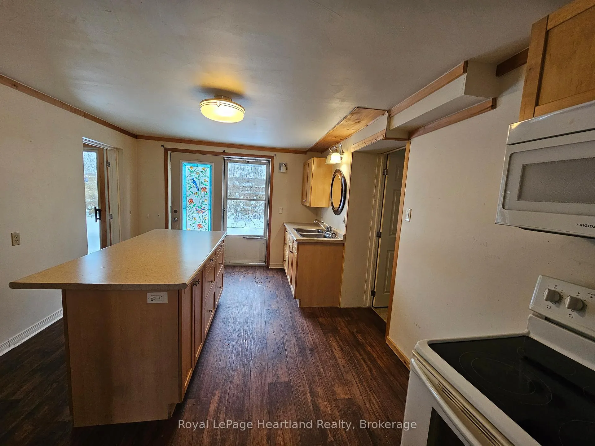 Photo 3 of 43 Trafalgar Street, Goderich, Goderich (Town) — HOMEH
