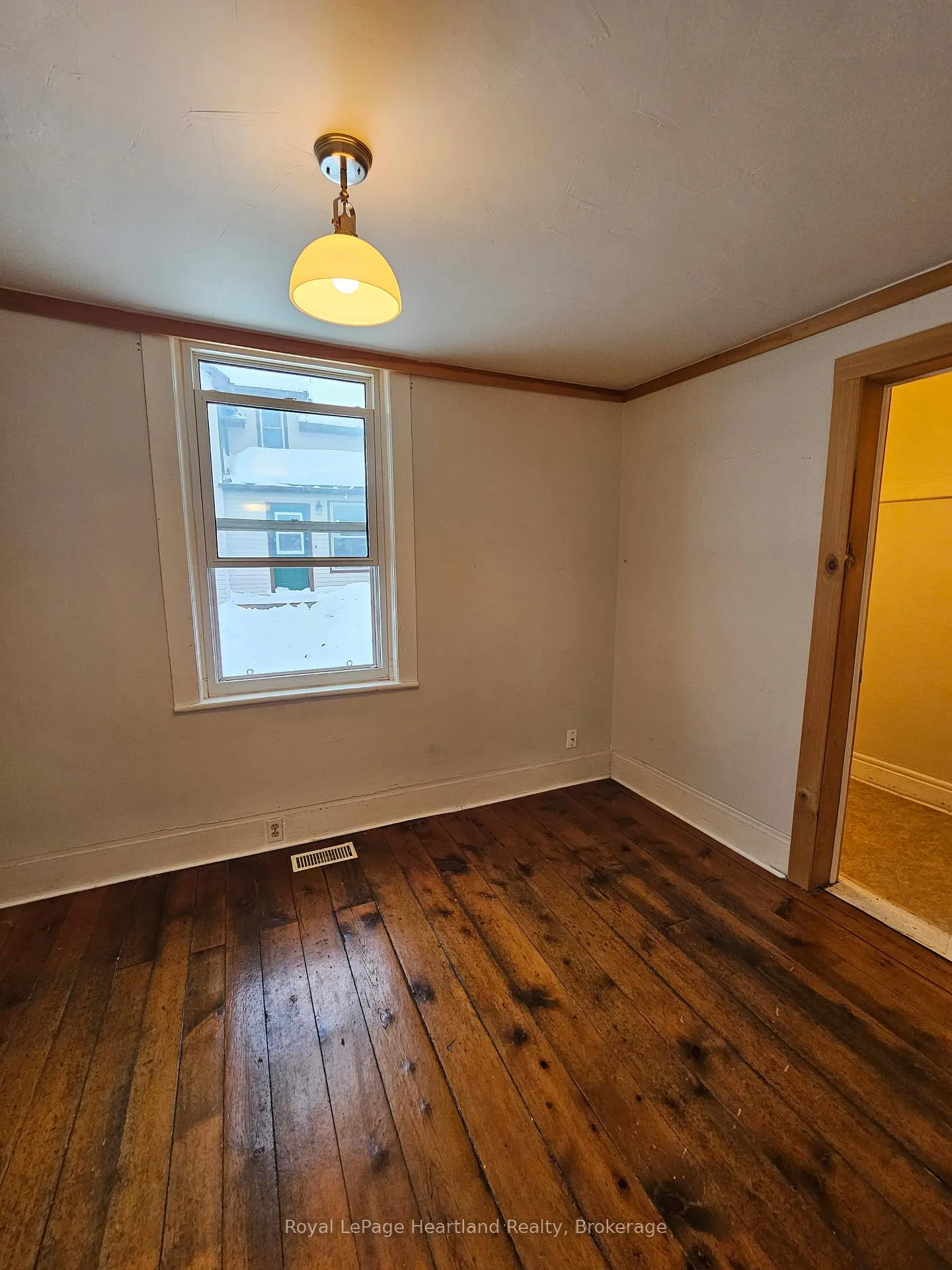 Photo 6 of 43 Trafalgar Street, Goderich, Goderich (Town) — HOMEH