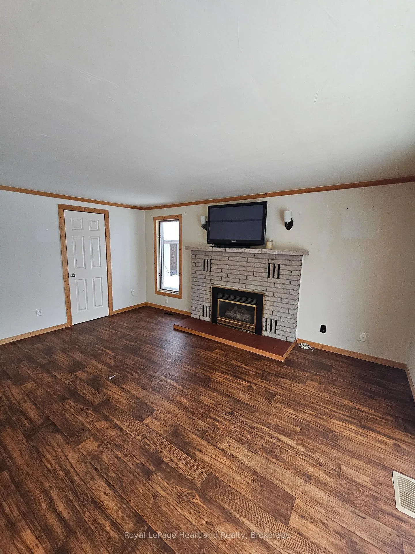 Photo 12 of 43 Trafalgar Street, Goderich, Goderich (Town) — HOMEH