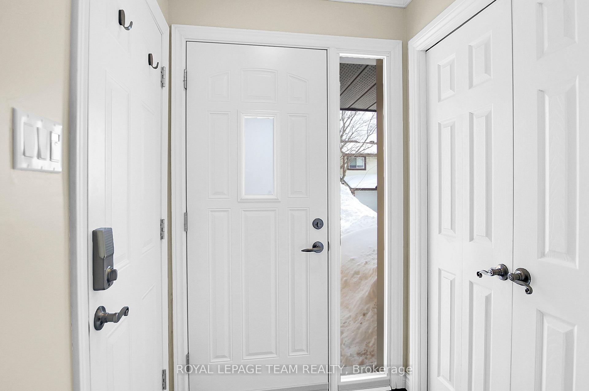 Photo 6 of 80 Stokes Crescent, Ottawa, Kanata - Glencairn/Hazeldean — HOMEH