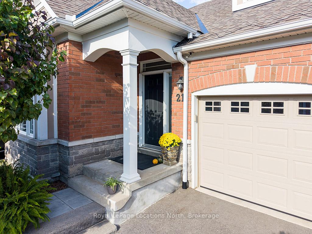 Photo 3 of 21 Waterside Lane, Collingwood — HOMEH