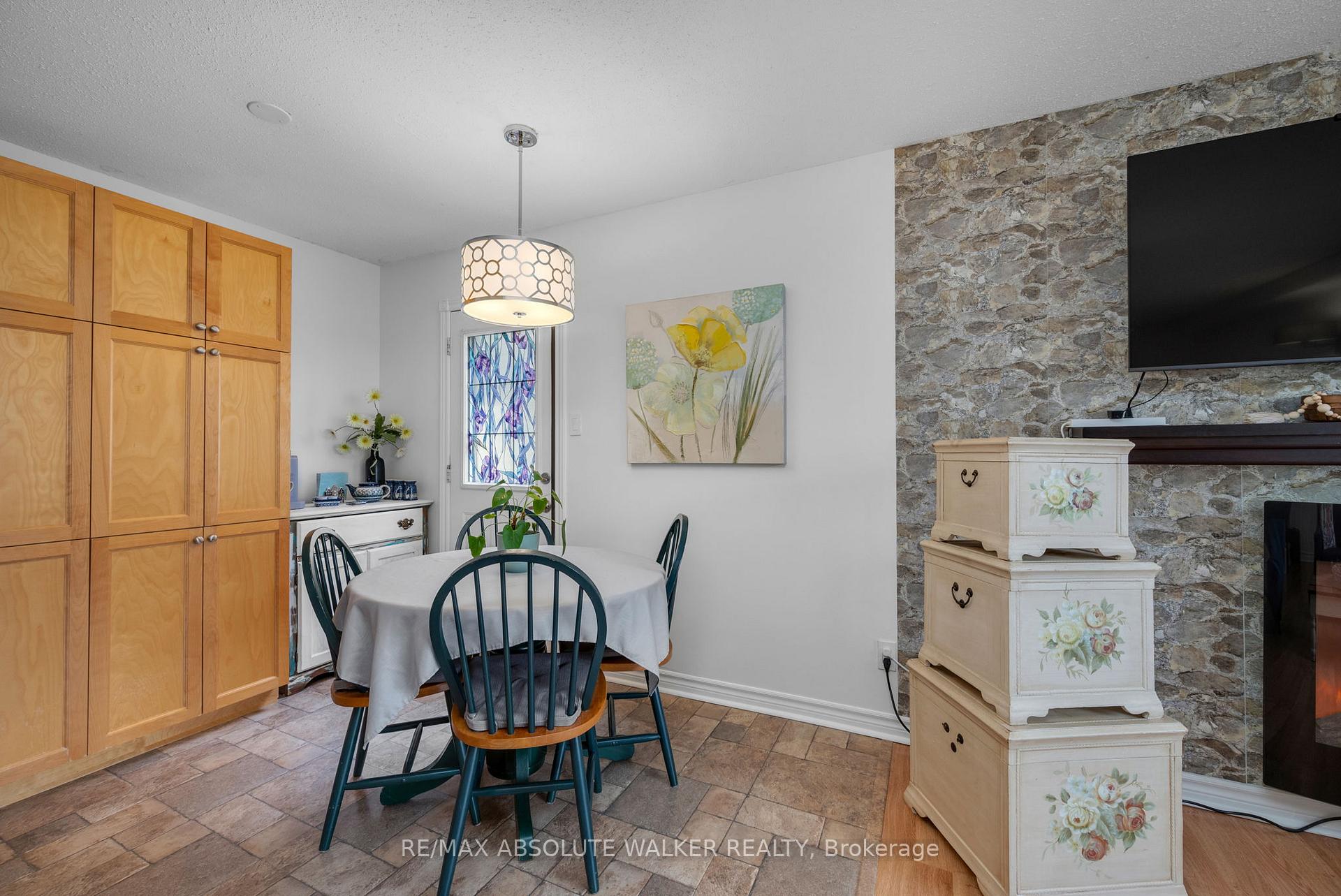 Photo 30 of 18D Sonnet Crescent, Ottawa, Westcliffe Estates — HOMEH