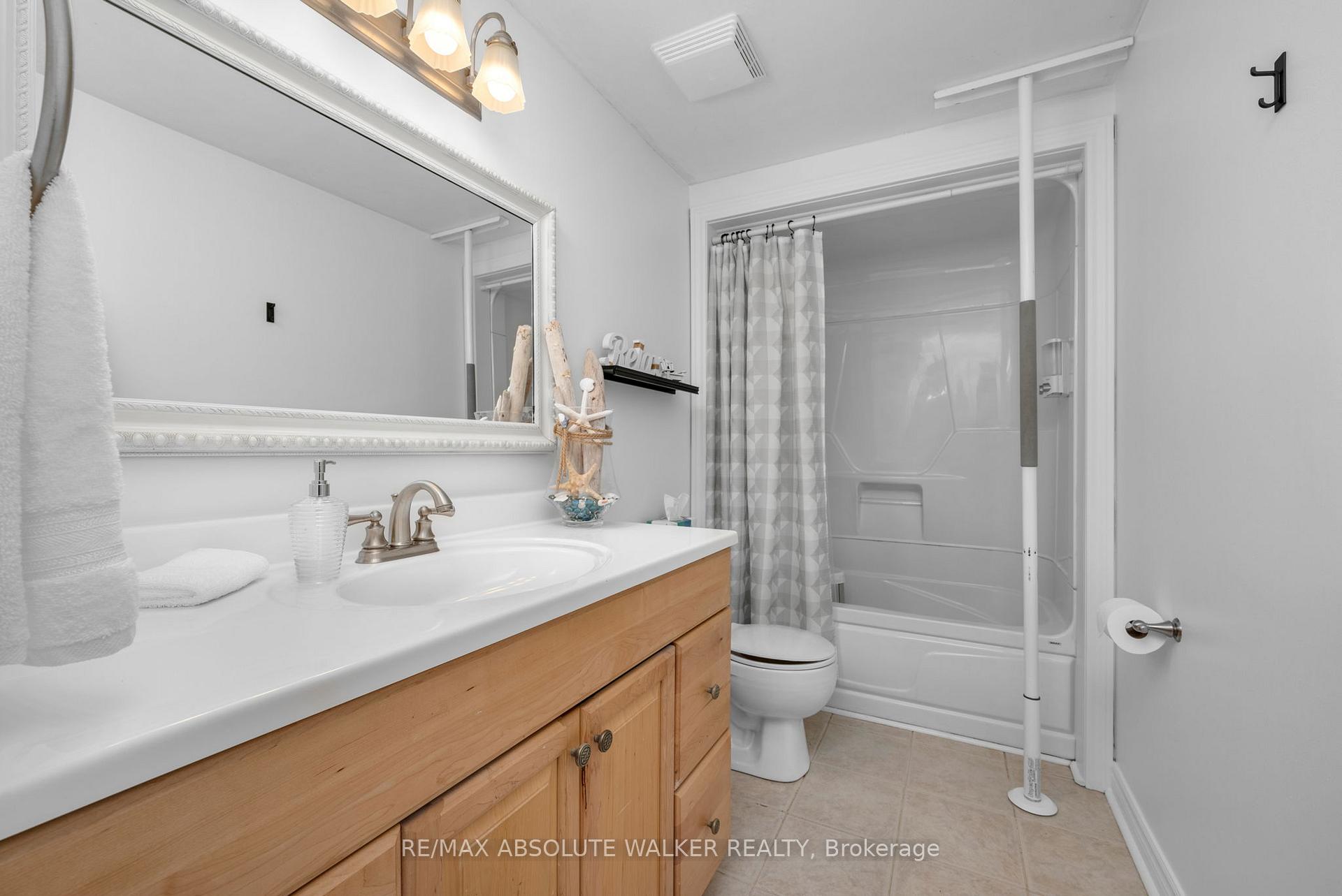 Photo 38 of 18D Sonnet Crescent, Ottawa, Westcliffe Estates — HOMEH