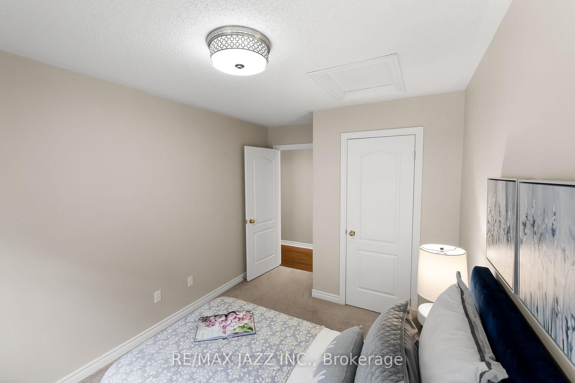Photo 10 of Unit 6, 350 Lakebreeze Drive, Clarington, Newcastle — HOMEH