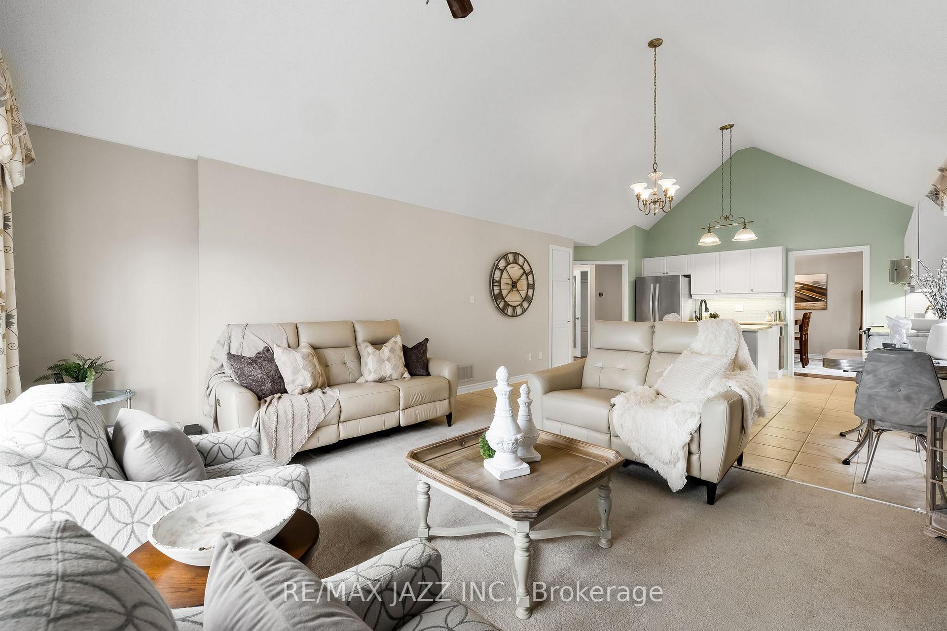 Photo 18 of Unit 6, 350 Lakebreeze Drive, Clarington, Newcastle — HOMEH