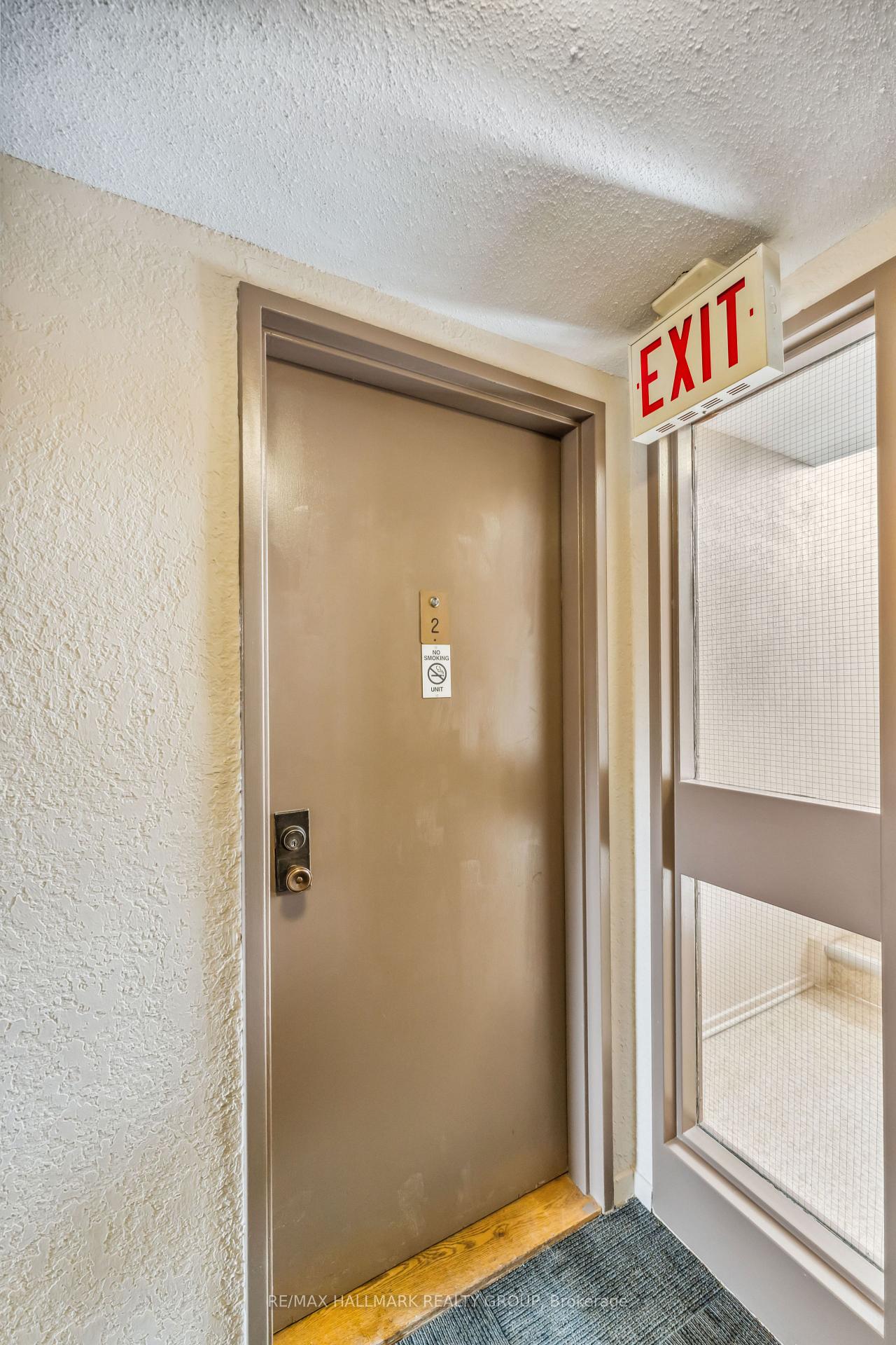 Photo 3 of Unit 2, 20 Sweetbriar Circle, Ottawa, Barrhaven - Pheasant Run — HOMEH