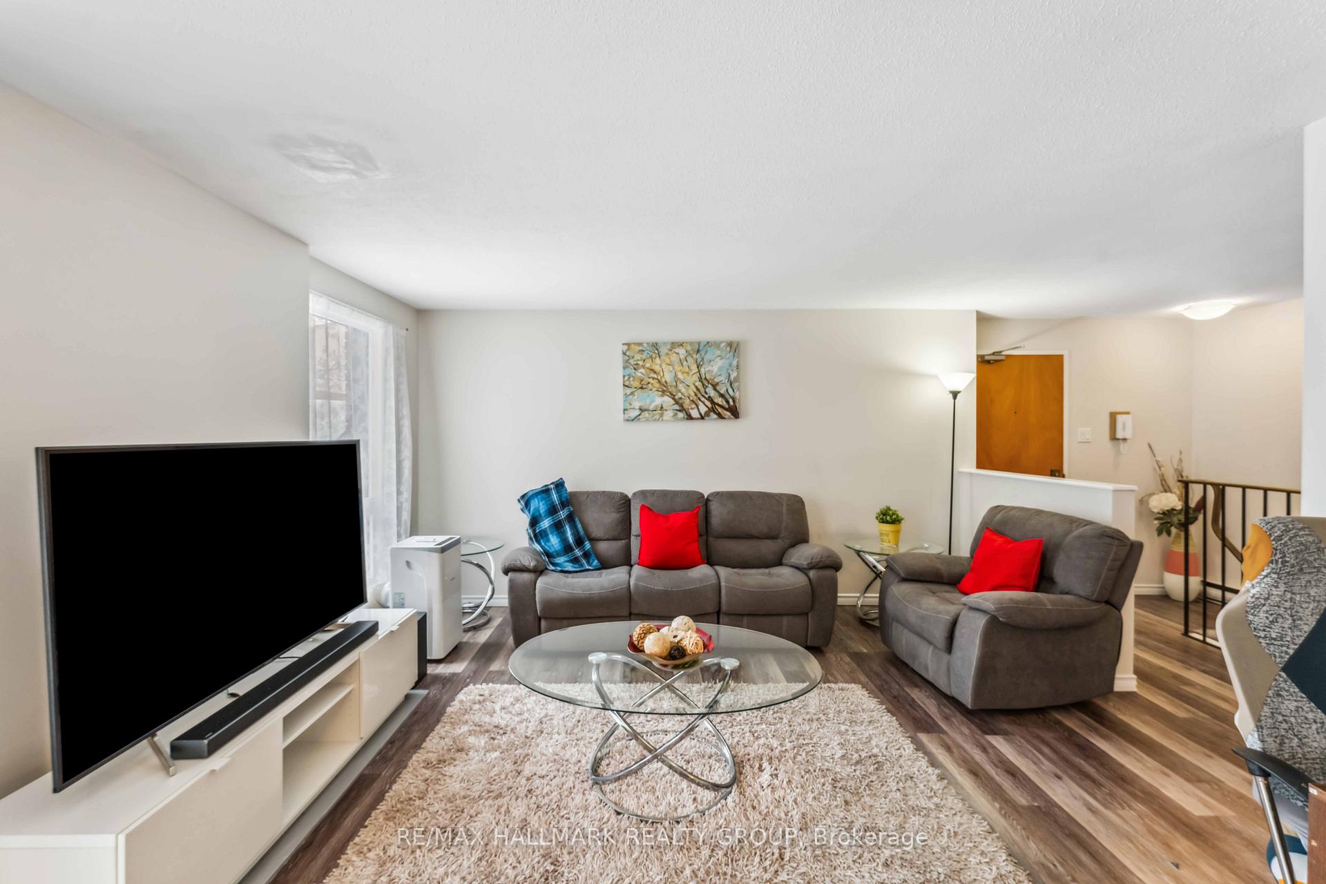 Photo 6 of Unit 2, 20 Sweetbriar Circle, Ottawa, Barrhaven - Pheasant Run — HOMEH