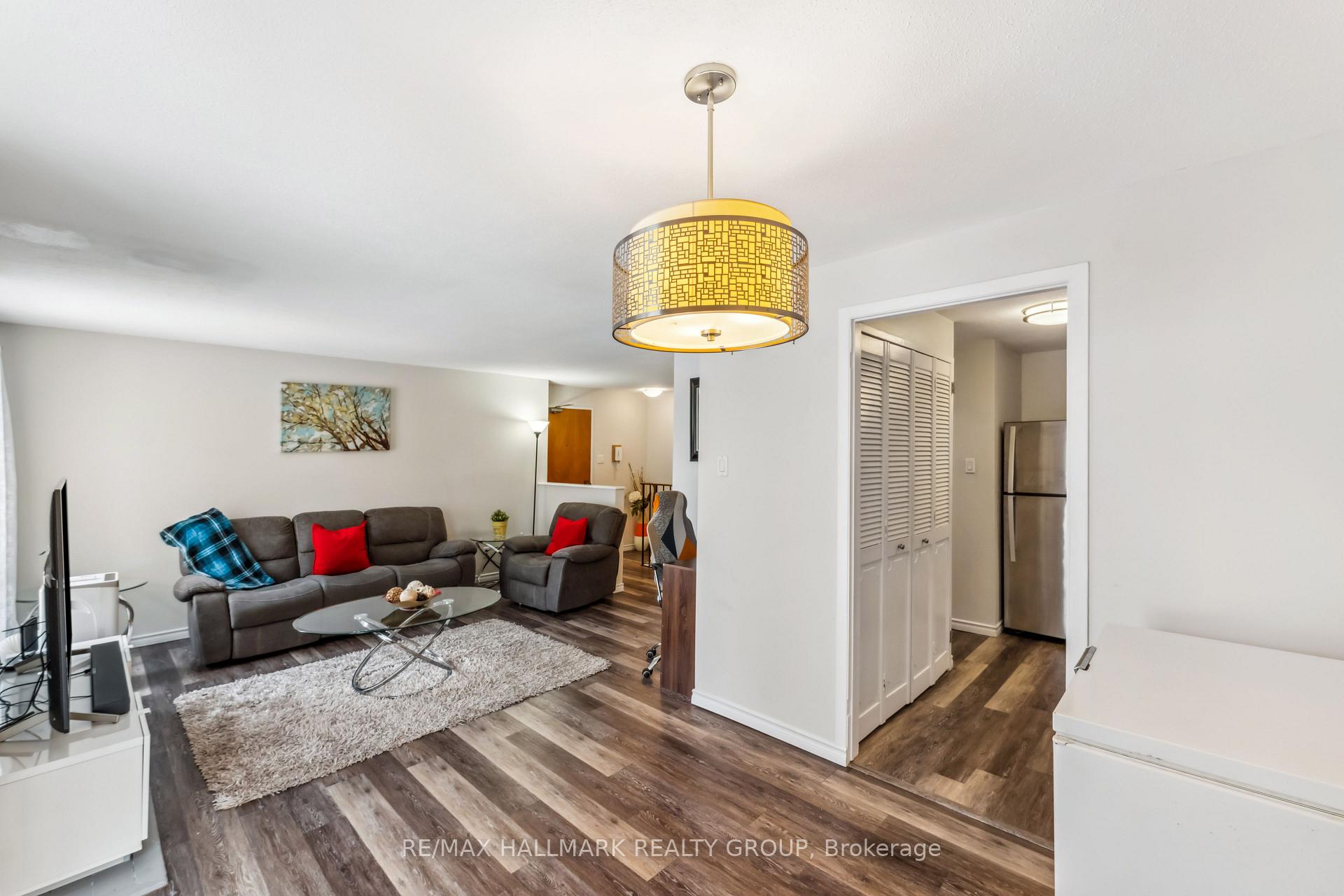 Photo 8 of Unit 2, 20 Sweetbriar Circle, Ottawa, Barrhaven - Pheasant Run — HOMEH