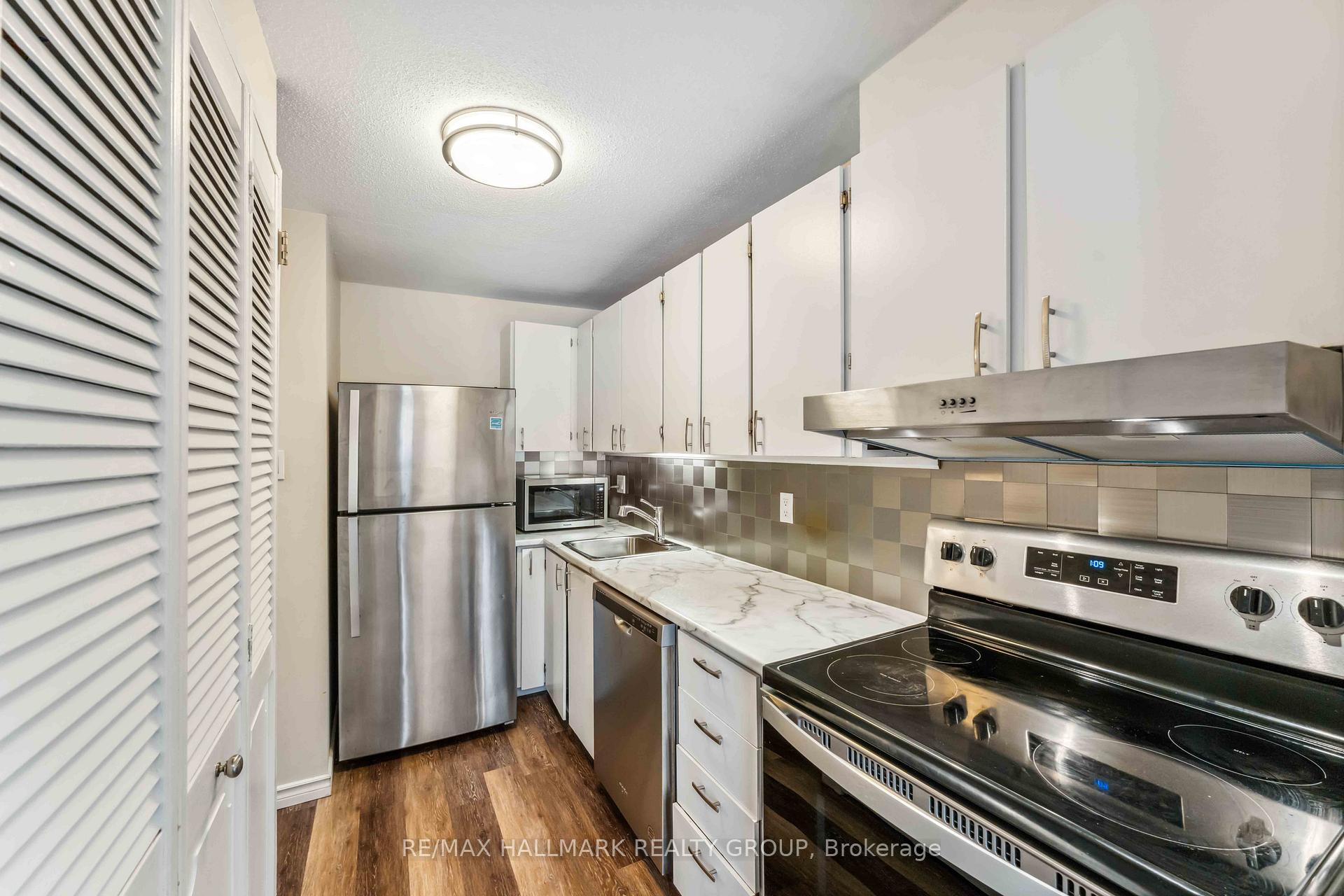Photo 9 of Unit 2, 20 Sweetbriar Circle, Ottawa, Barrhaven - Pheasant Run — HOMEH
