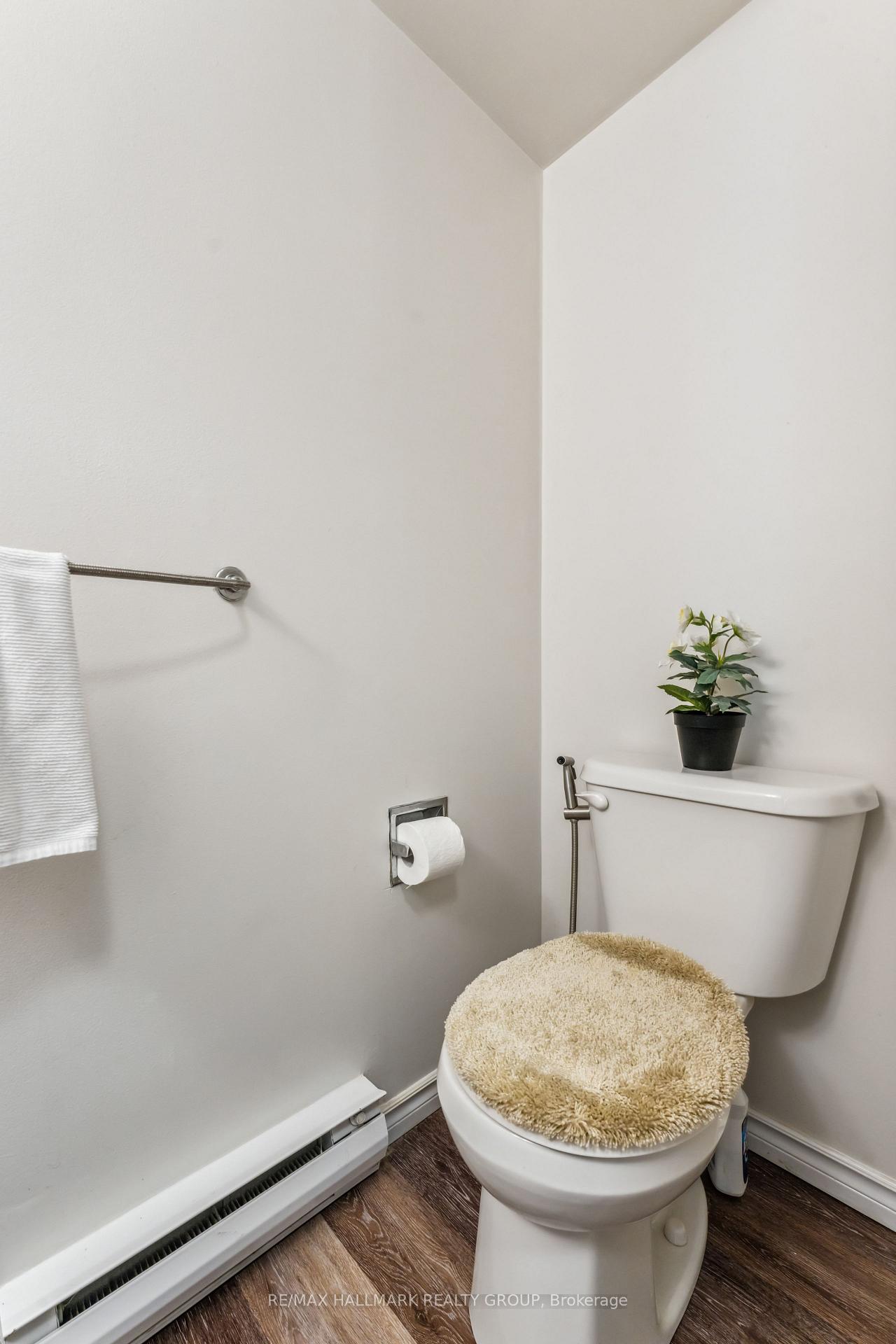 Photo 12 of Unit 2, 20 Sweetbriar Circle, Ottawa, Barrhaven - Pheasant Run — HOMEH
