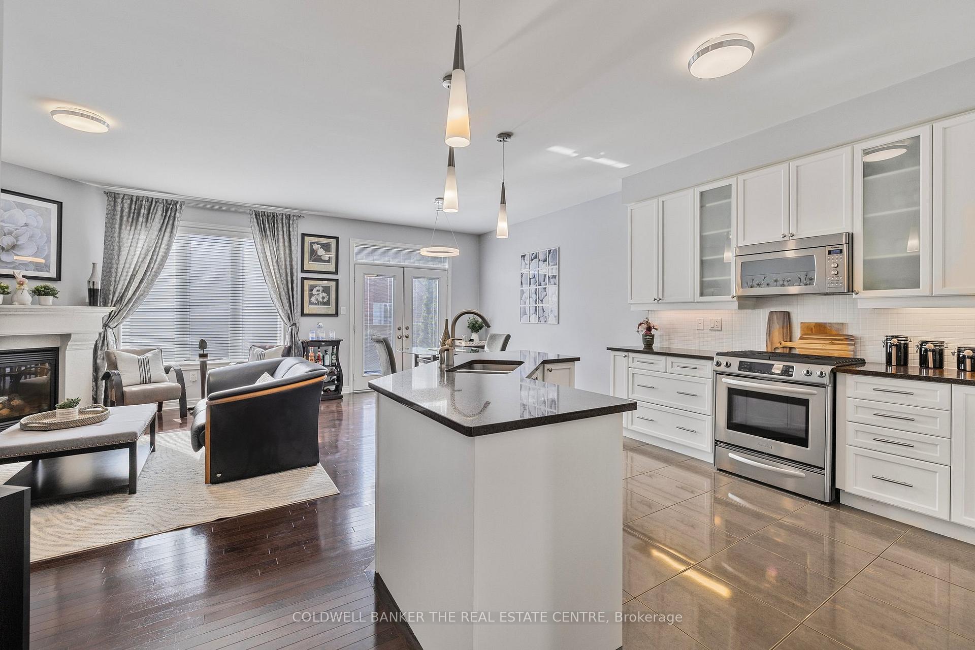 Photo 8 of 180 Tonner Crescent, Aurora, Bayview Northeast — HOMEH