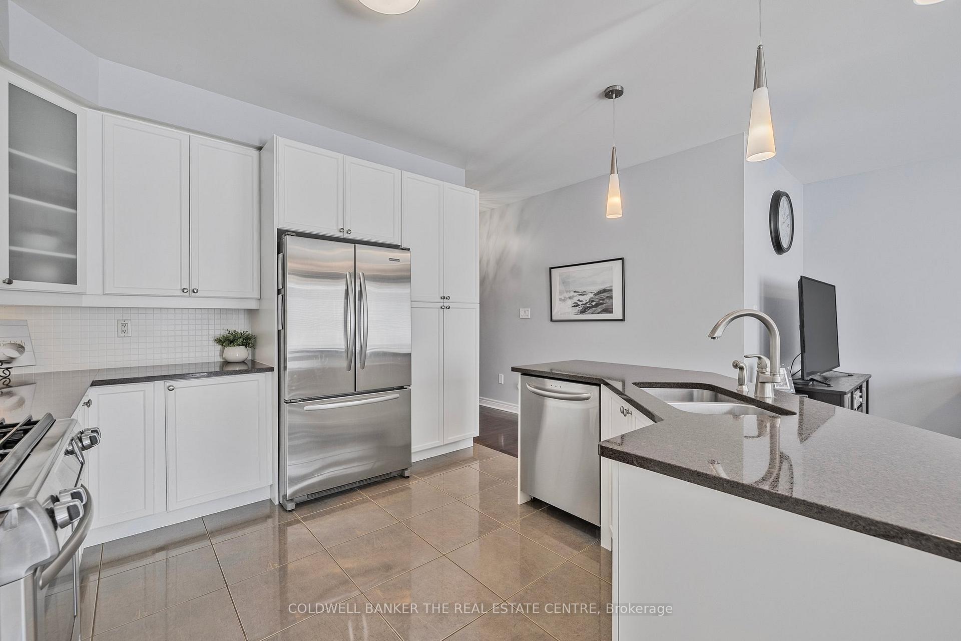 Photo 9 of 180 Tonner Crescent, Aurora, Bayview Northeast — HOMEH