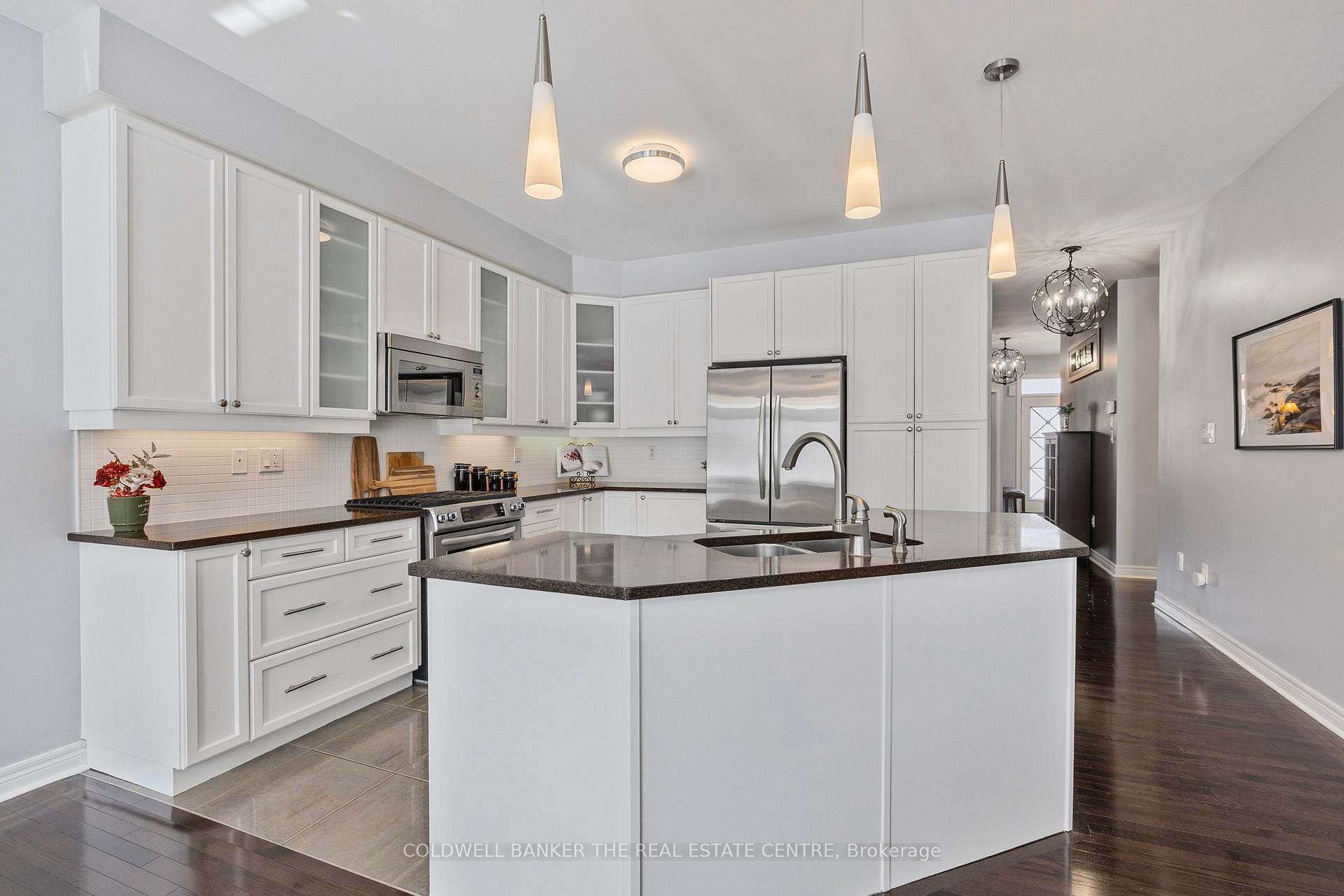 Photo 10 of 180 Tonner Crescent, Aurora, Bayview Northeast — HOMEH