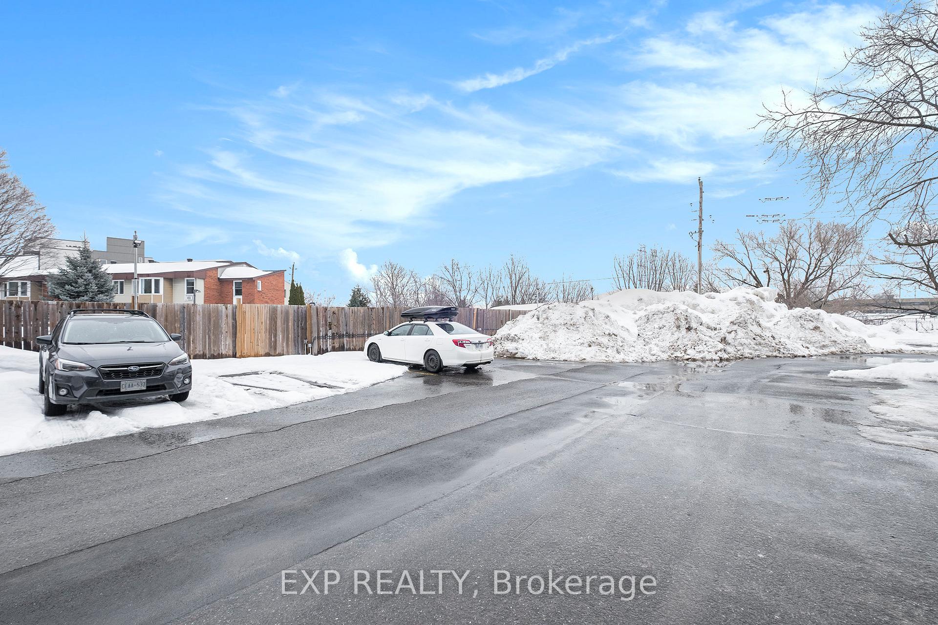 Photo 6 of Unit 314, 216 Viewmount Drive, Ottawa, Borden Farm/Stewart Farm/Carleton Heights/Parkwood Hills — HOMEH