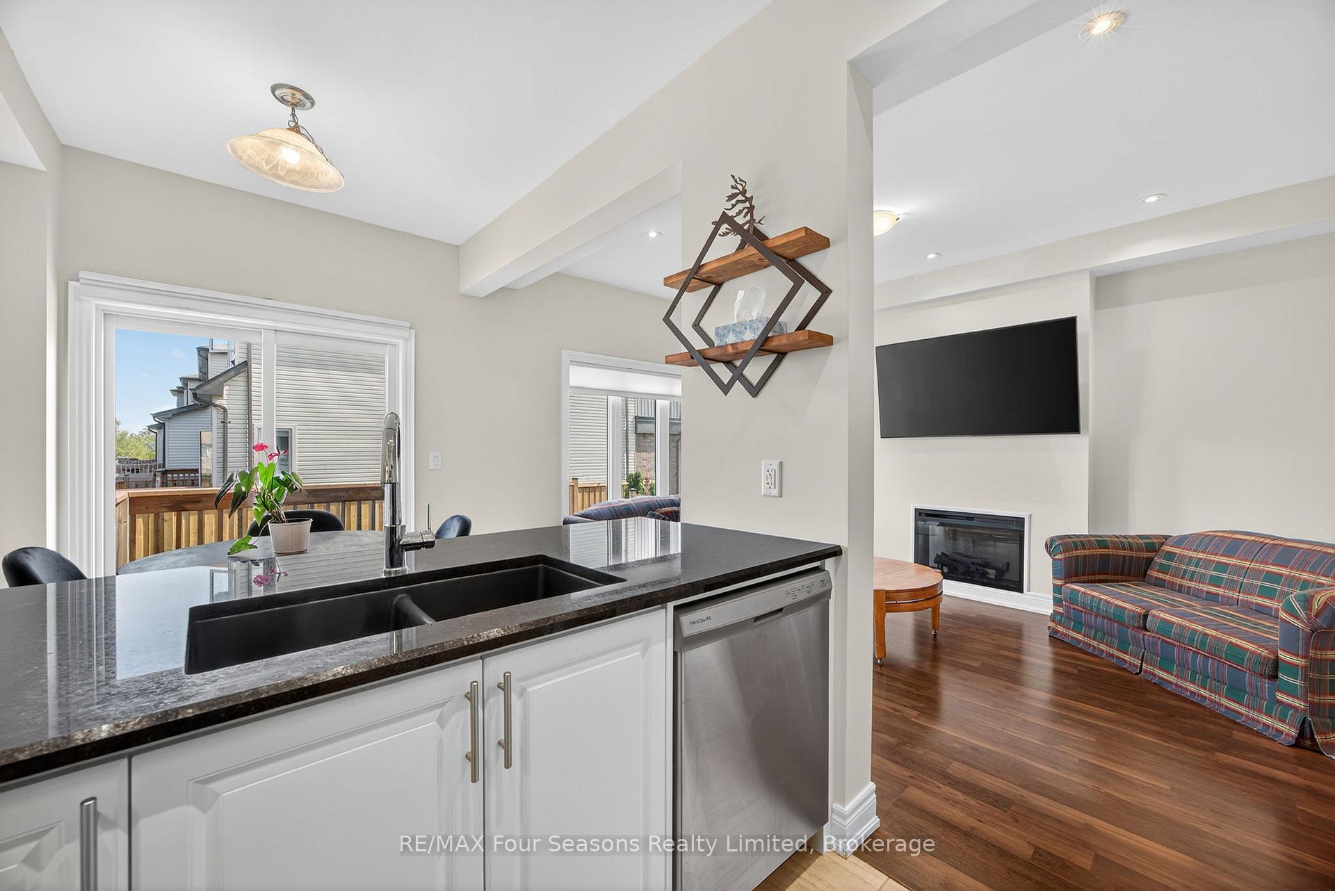 Photo 10 of 250 Atkinson Street, Clearview, Stayner — HOMEH