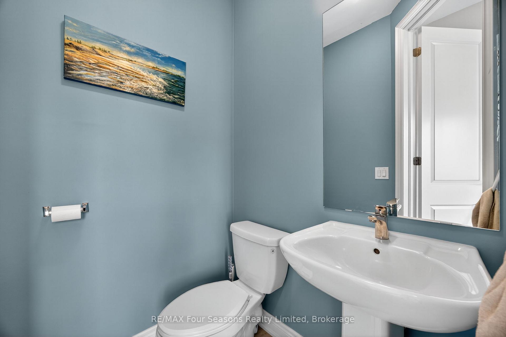 Photo 11 of 250 Atkinson Street, Clearview, Stayner — HOMEH