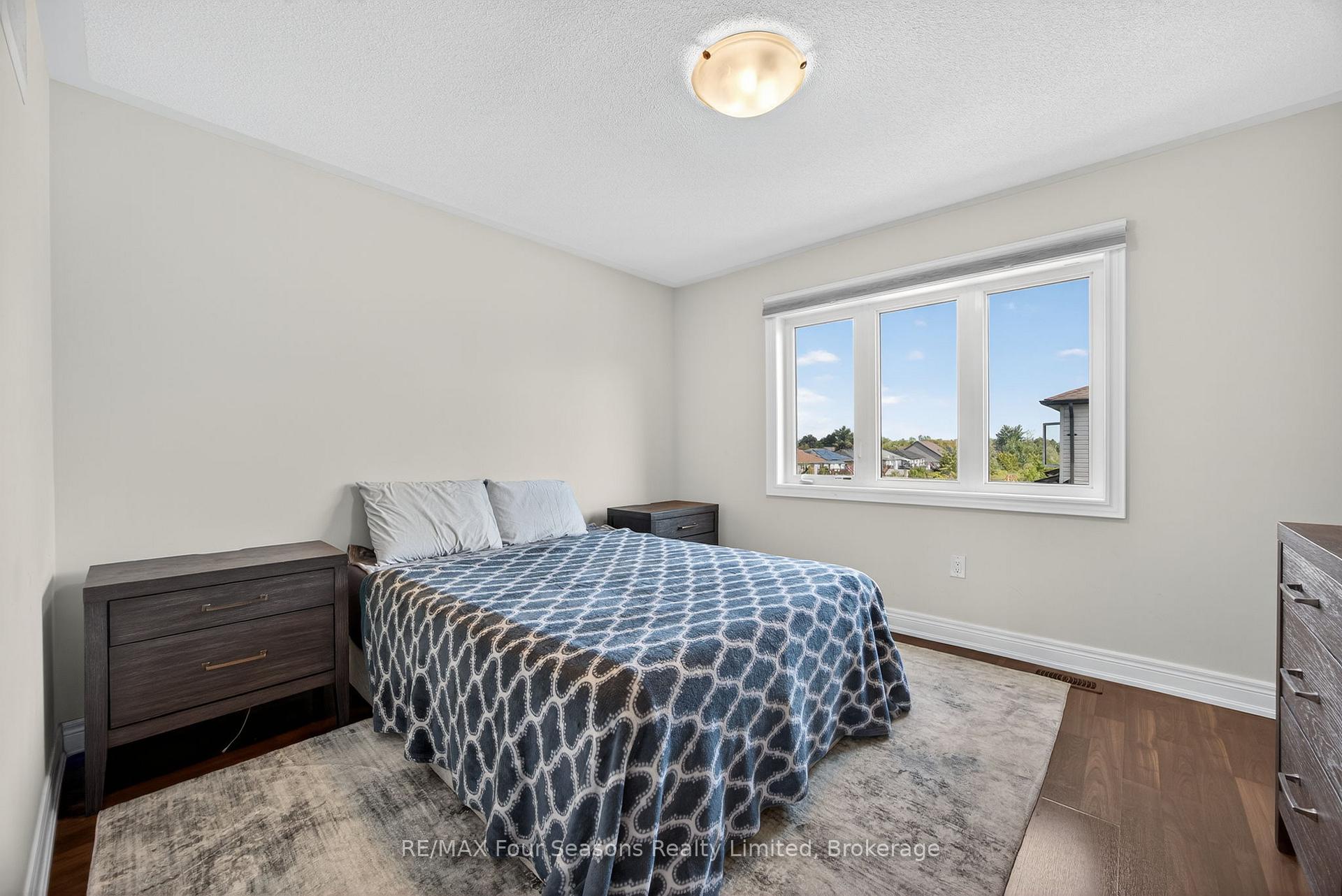 Photo 14 of 250 Atkinson Street, Clearview, Stayner — HOMEH