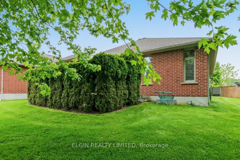 Photo 3 of Unit 32, 19 Augusta Crescent, St. Thomas — HOMEH