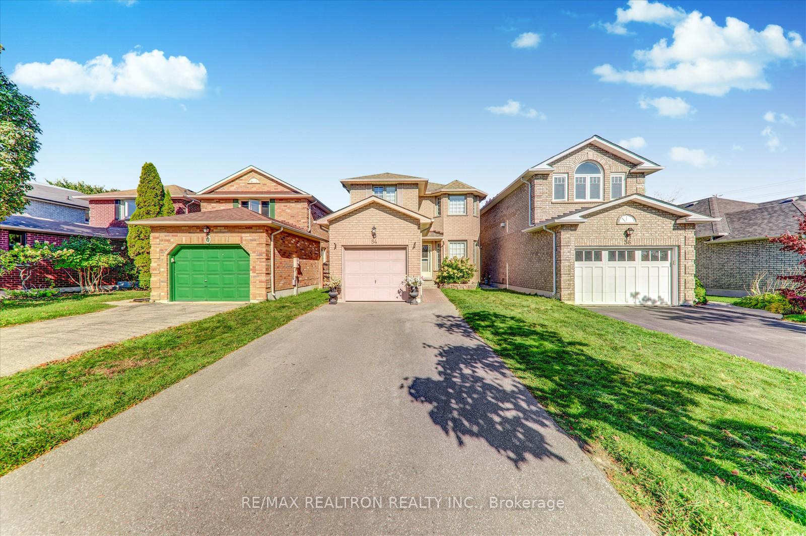 Photo 2 of 54 Stagemaster Crescent, Clarington, Courtice — HOMEH