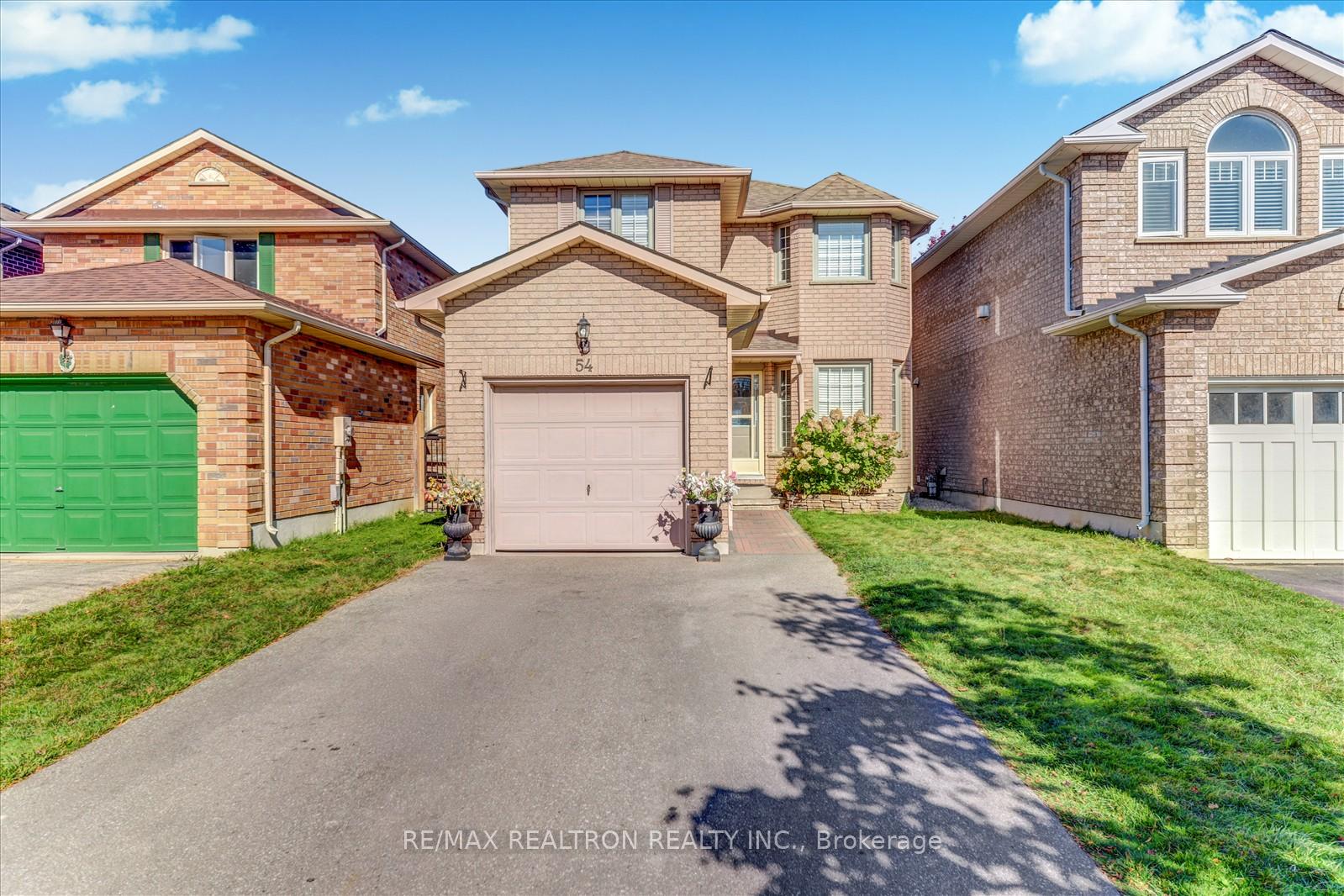 Photo 3 of 54 Stagemaster Crescent, Clarington, Courtice — HOMEH