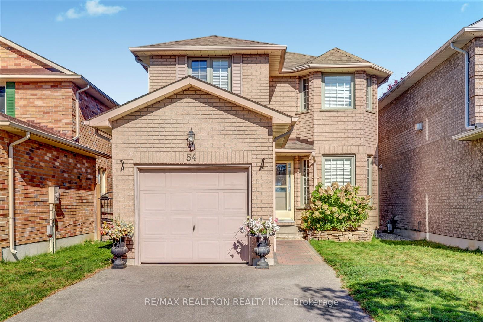 Photo 6 of 54 Stagemaster Crescent, Clarington, Courtice — HOMEH