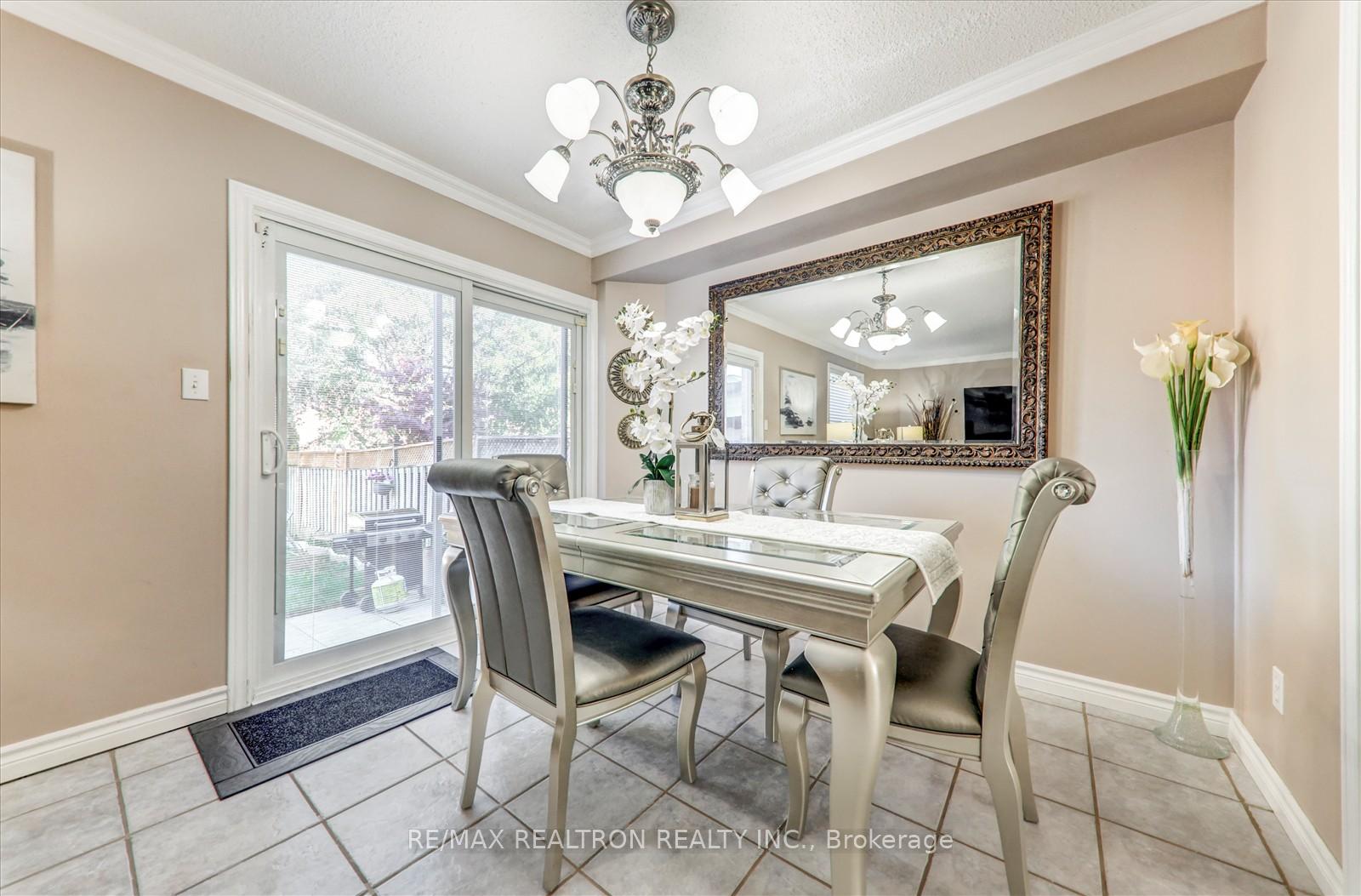 Photo 10 of 54 Stagemaster Crescent, Clarington, Courtice — HOMEH