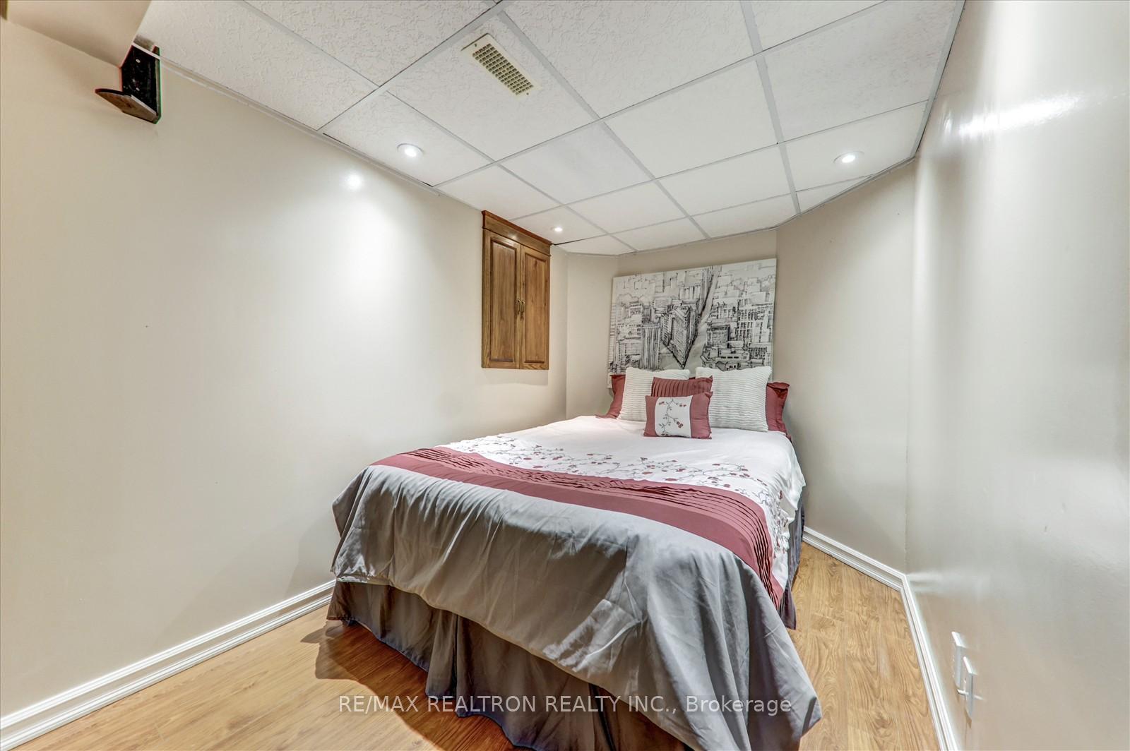 Photo 15 of 54 Stagemaster Crescent, Clarington, Courtice — HOMEH