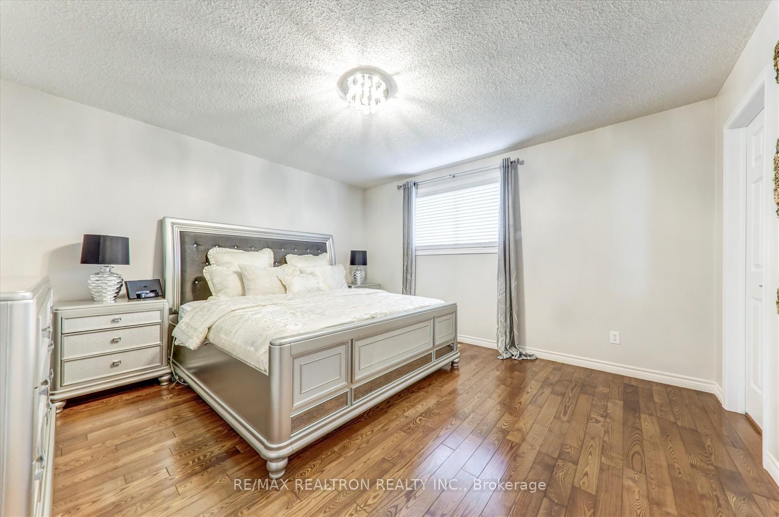 Photo 16 of 54 Stagemaster Crescent, Clarington, Courtice — HOMEH