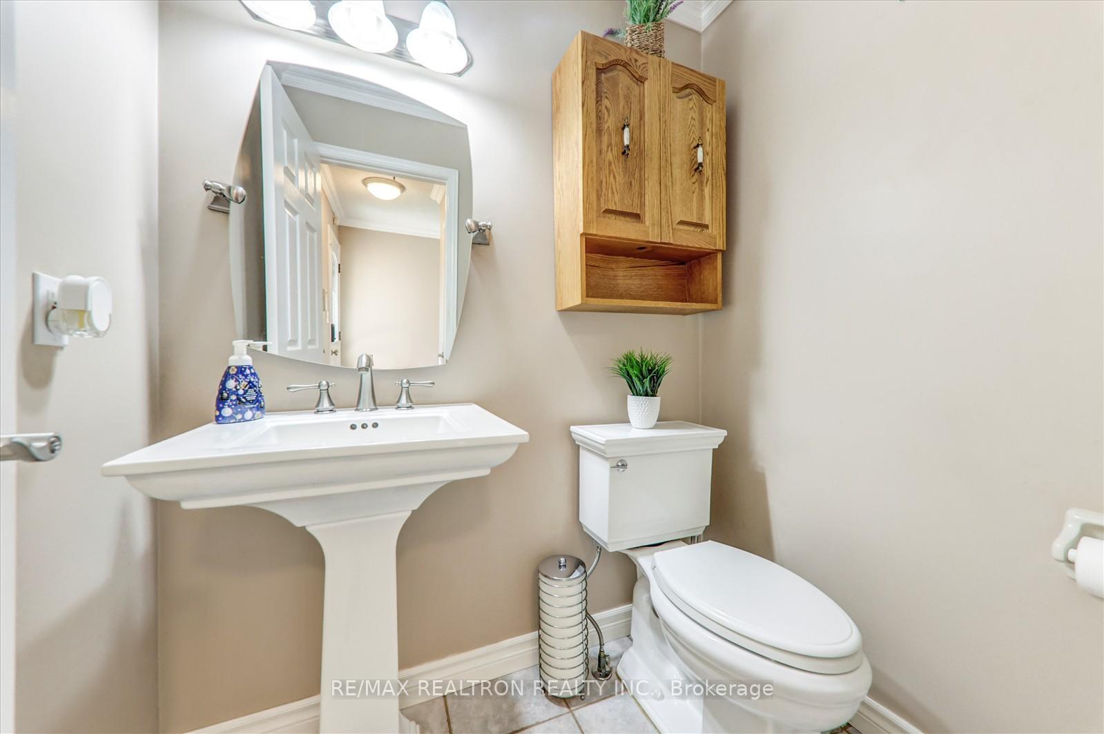 Photo 18 of 54 Stagemaster Crescent, Clarington, Courtice — HOMEH
