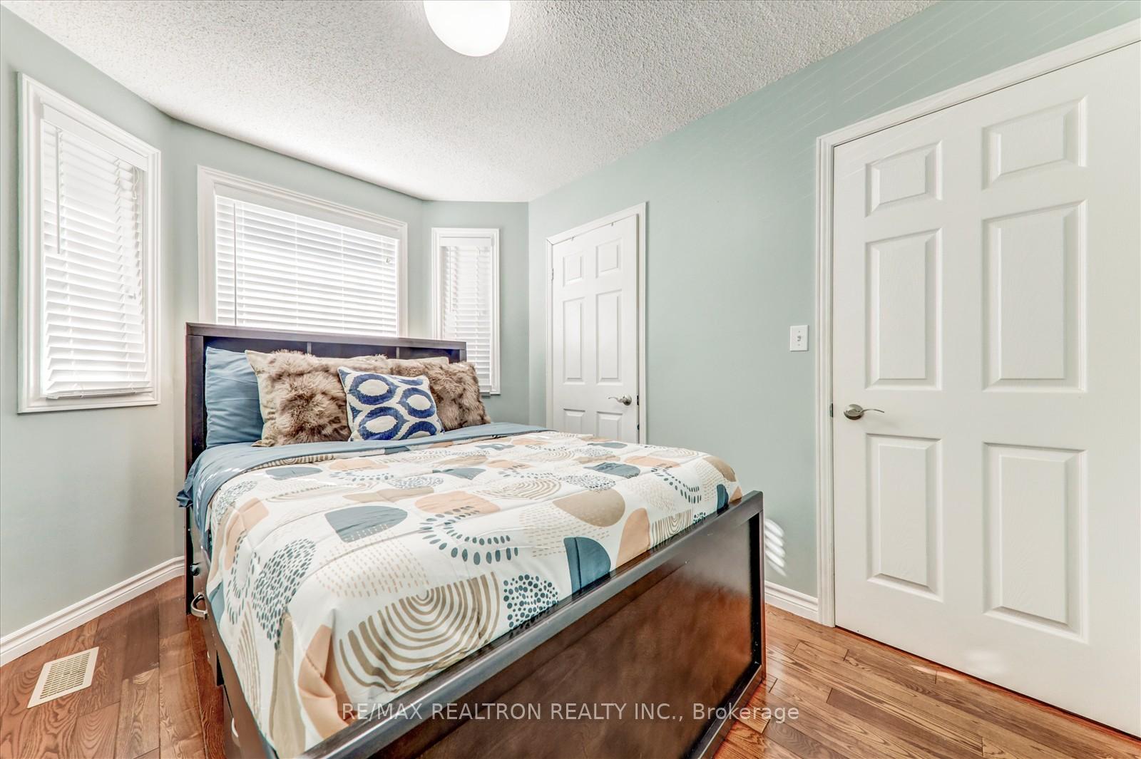 Photo 20 of 54 Stagemaster Crescent, Clarington, Courtice — HOMEH