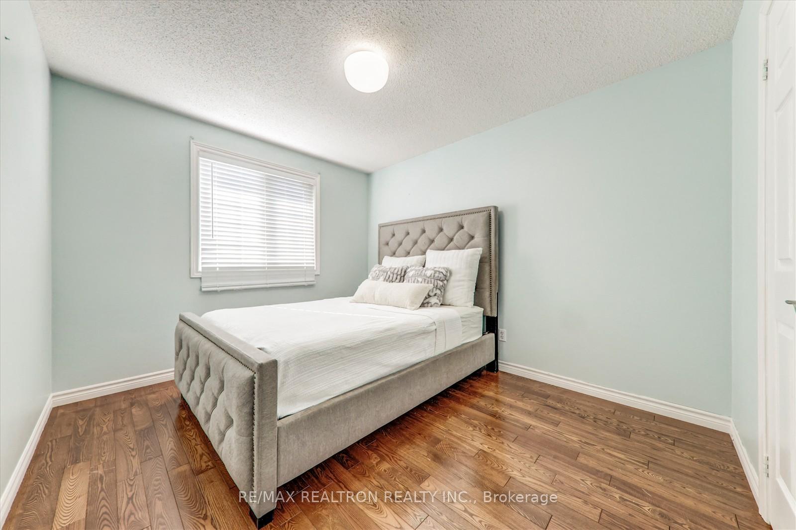 Photo 25 of 54 Stagemaster Crescent, Clarington, Courtice — HOMEH