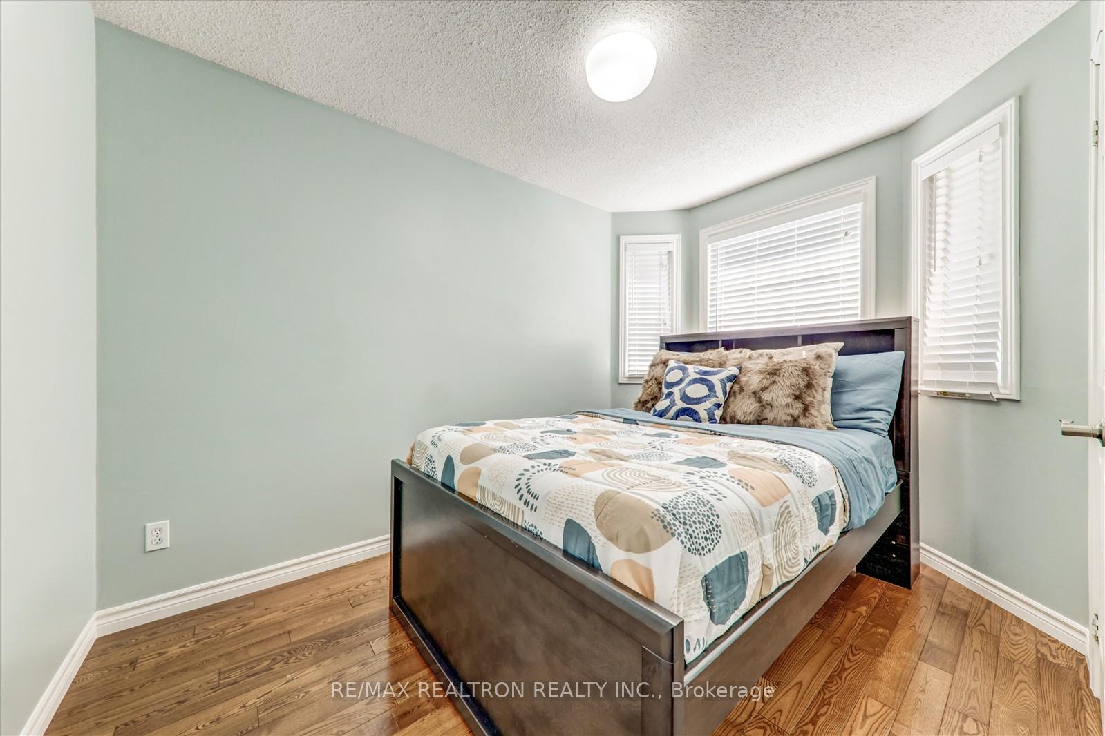 Photo 29 of 54 Stagemaster Crescent, Clarington, Courtice — HOMEH