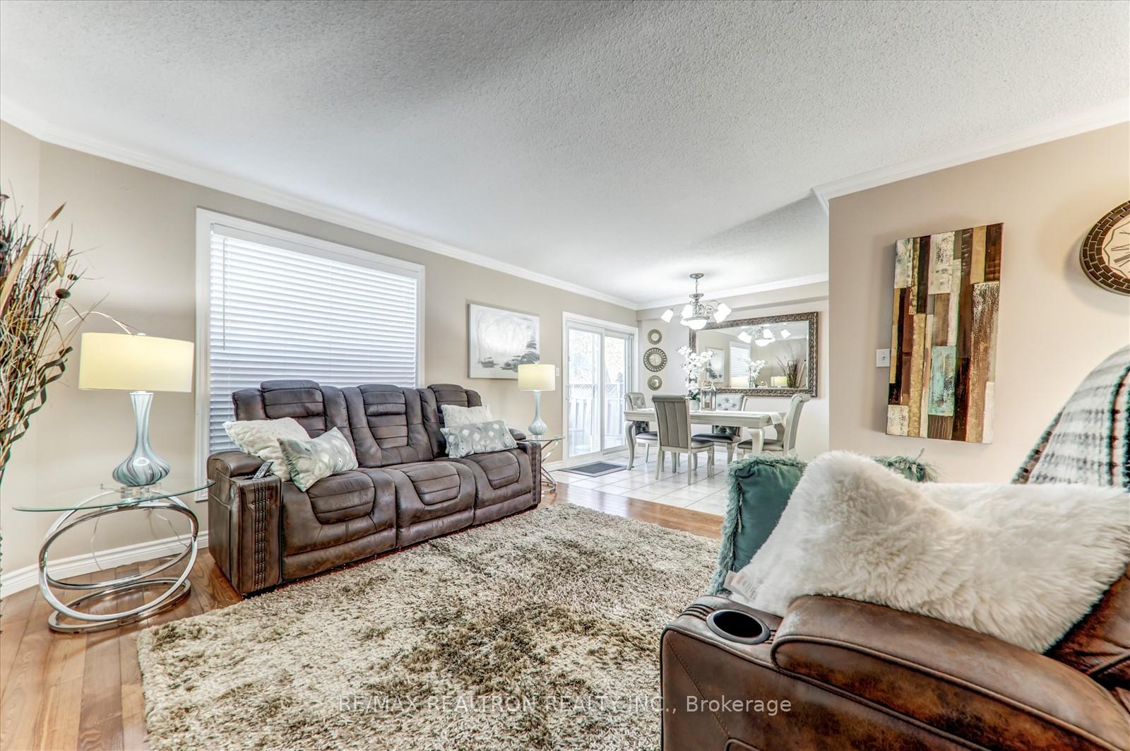 Photo 31 of 54 Stagemaster Crescent, Clarington, Courtice — HOMEH