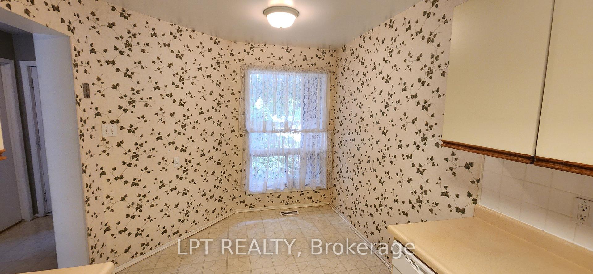 Photo 9 of 148 Pickwick Drive, Ottawa, Barrhaven - Cedargrove/Fraserdale — HOMEH