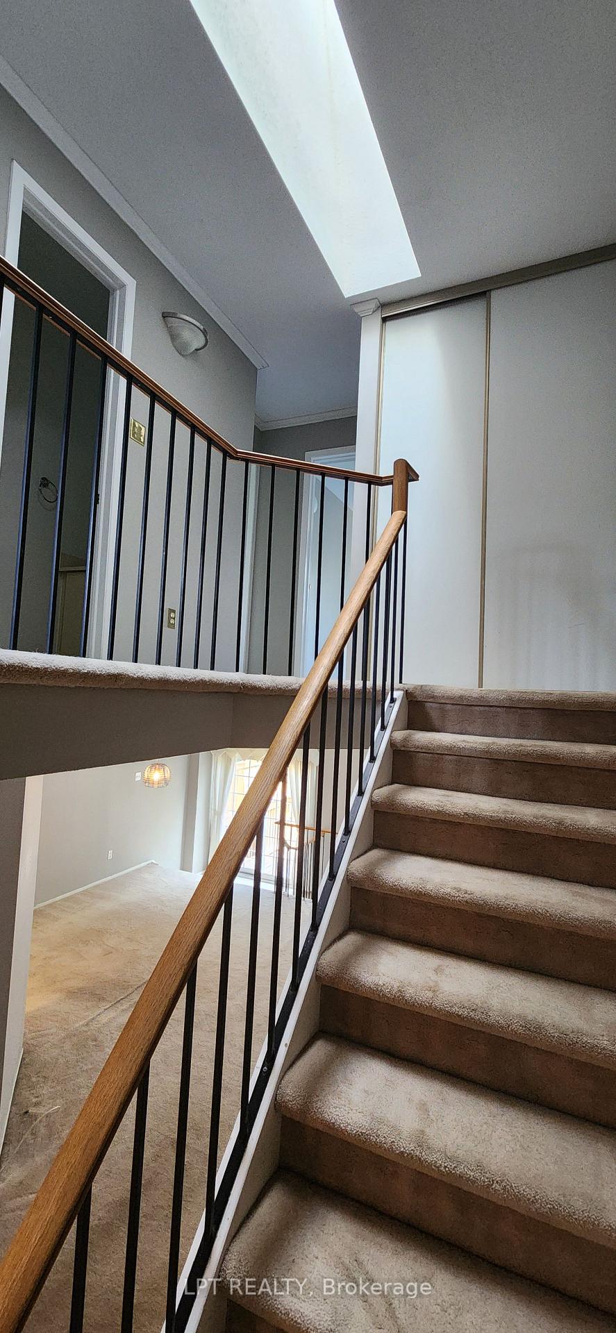 Photo 10 of 148 Pickwick Drive, Ottawa, Barrhaven - Cedargrove/Fraserdale — HOMEH