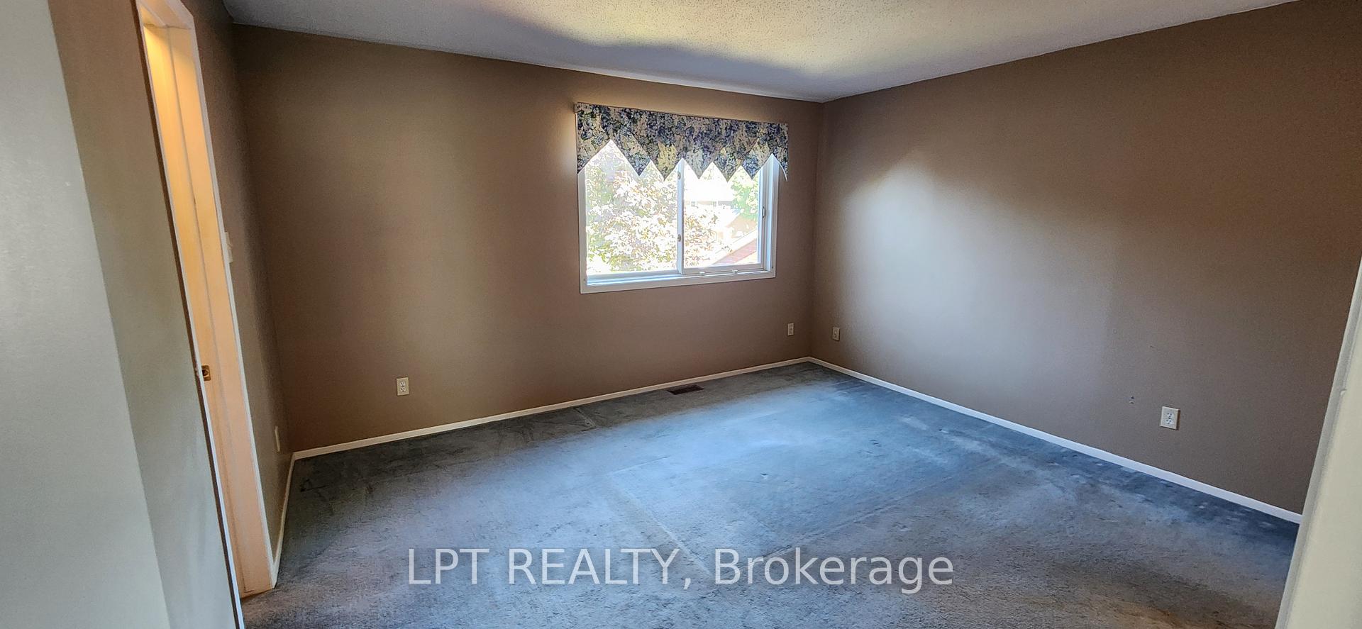 Photo 11 of 148 Pickwick Drive, Ottawa, Barrhaven - Cedargrove/Fraserdale — HOMEH