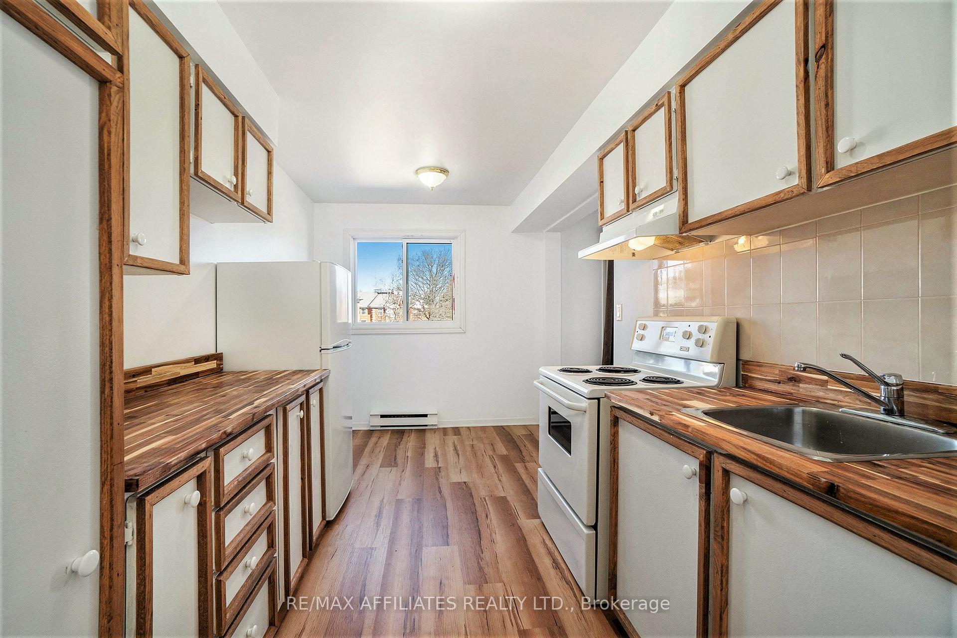 Photo 10 of Unit 208, 26 Pearl Street, Smiths Falls — HOMEH