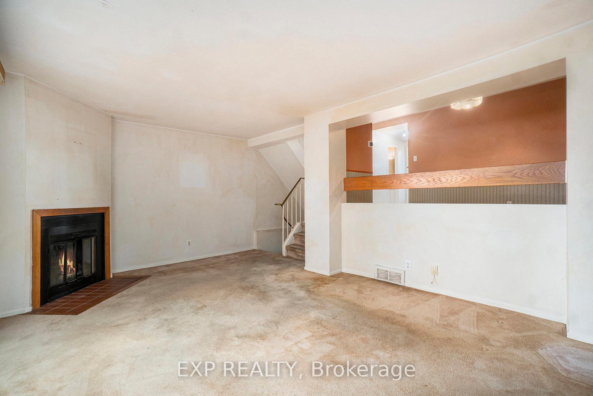Photo 4 of Unit C, 1699C Lamoureux Drive, Ottawa, Queenswood Heights South — HOMEH